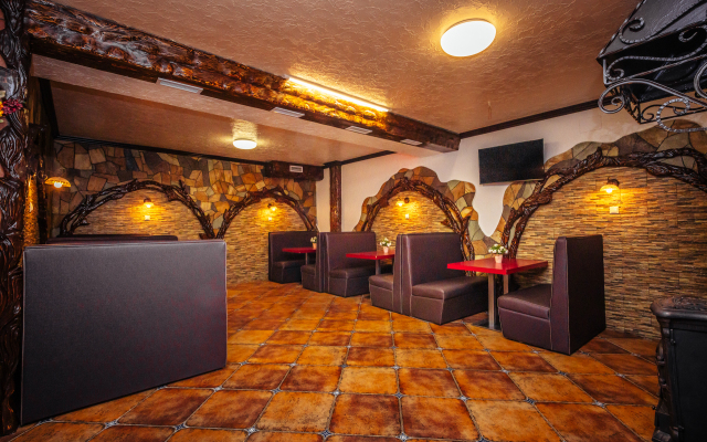 U Oksany Guest House