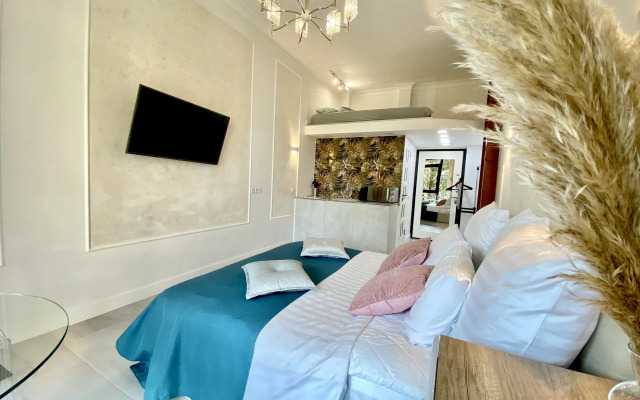 Apartments S Basseynom V Tsentre Sochi