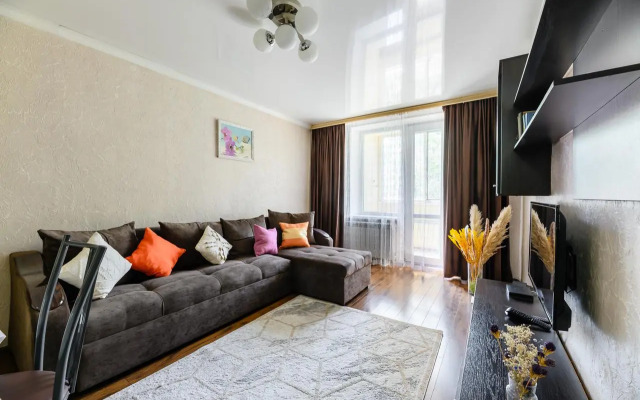 Uyutnaya Dvukhkomnatnaya Kvartira Flat