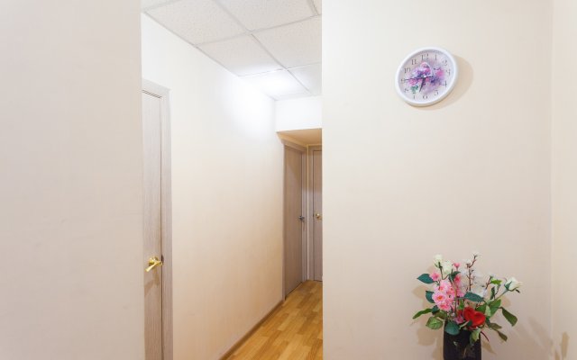 U Metro Lesnaya Apartaments