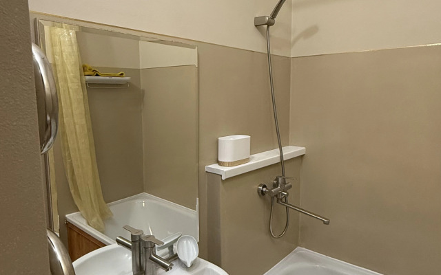 Квартира Уютная двухкомнатная со свежим ремонтом