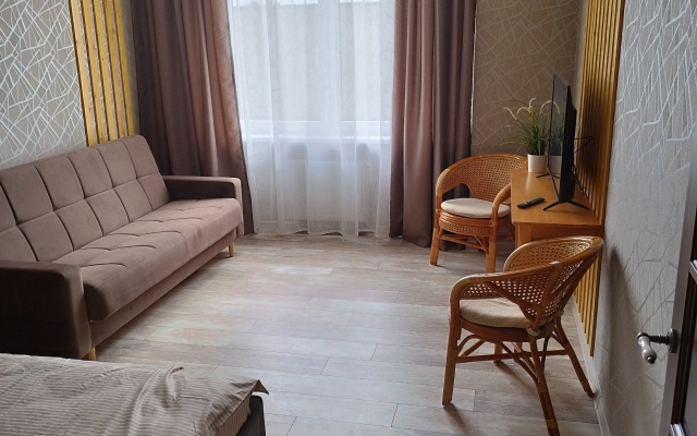 Апартаменты на Леонова