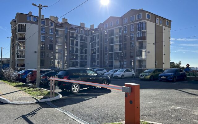 270 Suvorova 27k1 Apartments