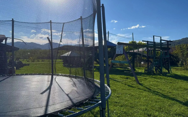 Thach from Travel Hotels Entourage