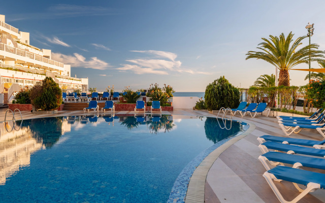 Hotel Monicca Collection Suites & Residences