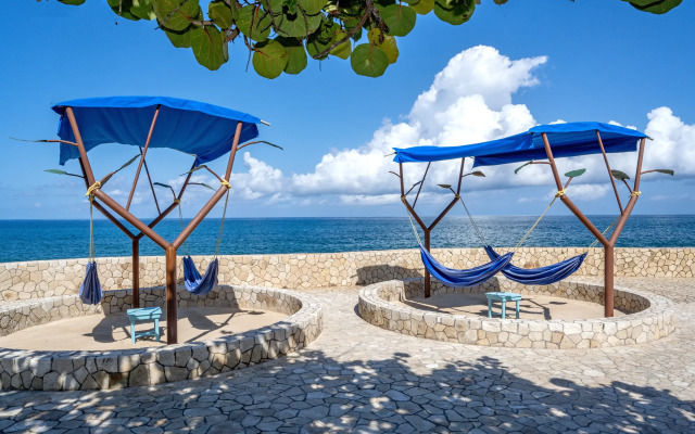 Ocean Cliff Hotel