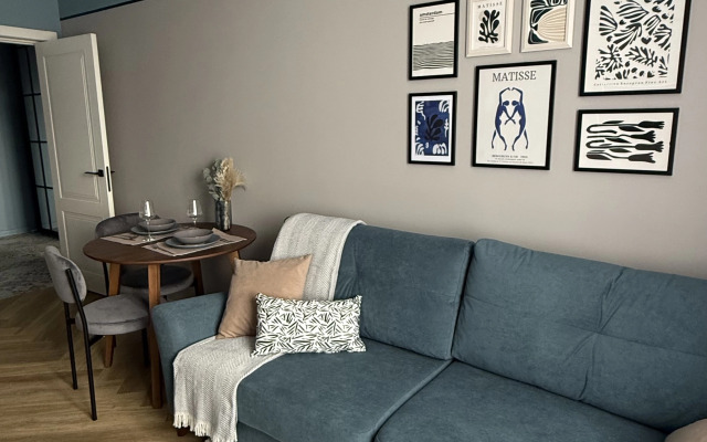 Uyutnaya S Dizaynerskim Remontom Flat