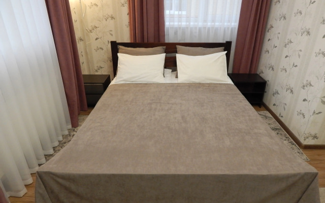 Dinastiya Guest House