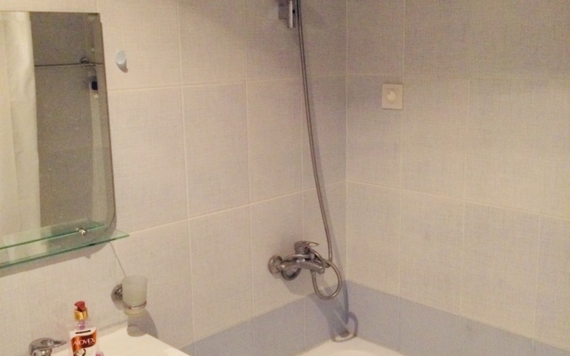 Uyutnyie Posutochno V Tsentre Erevana Apartments