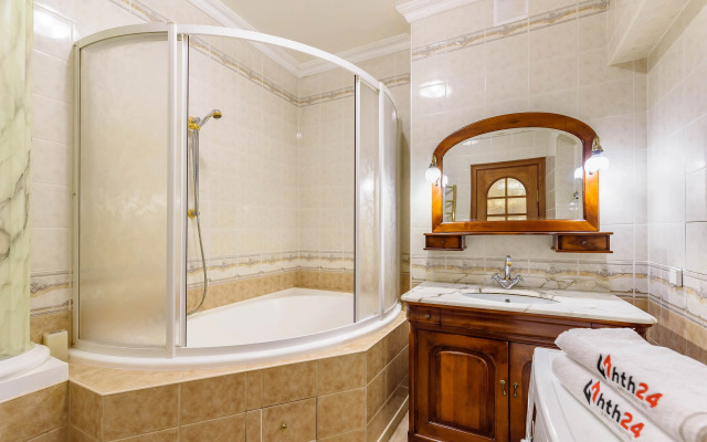 HTH24 Italyanskaya 29/14 Apartments