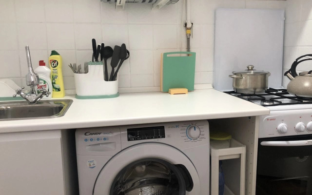 Na Ulitse Sofyi Kovalevskoy 6 Flat