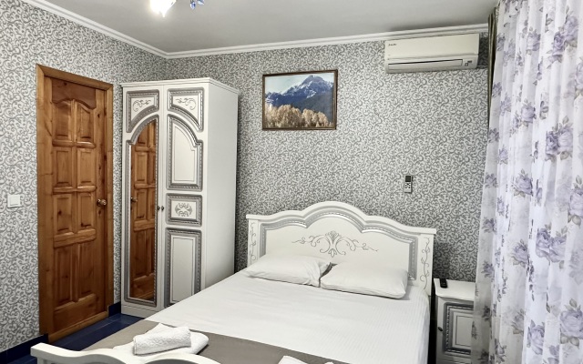 MartLen Guest House