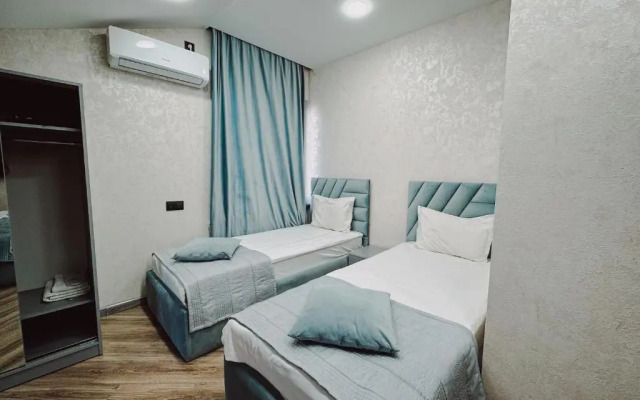 Royal Renaissance Hotel