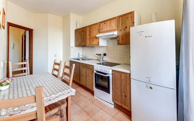 Апартаменты за Черной Речкой (4)