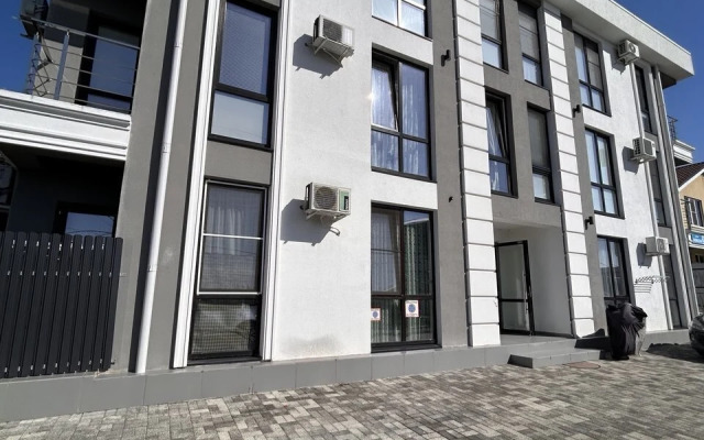 Bakinskaya 26-10 Flat