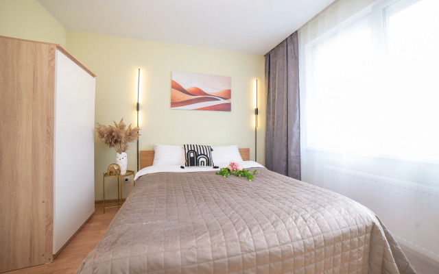 1-Kom Beguest S Balkonom Na Otradnoy 1 Flat