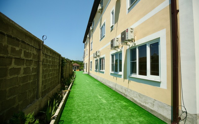 TK's House Guest House