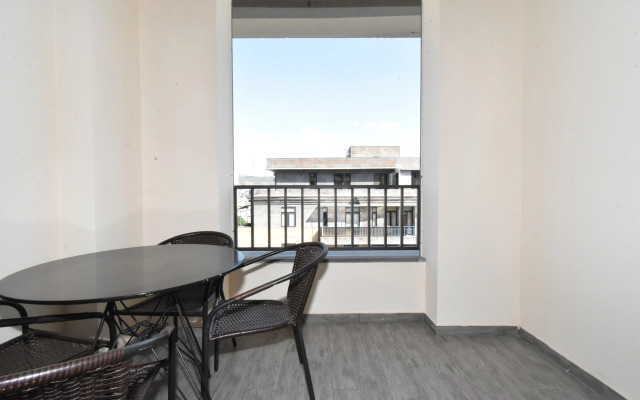 4-Komn. V Zdanii Bulvar Plaza, di644 Flat