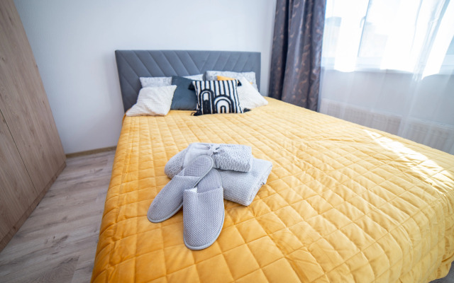 Квартира Евро-Двухкомнатная BeGuest на Академика Ландау 36