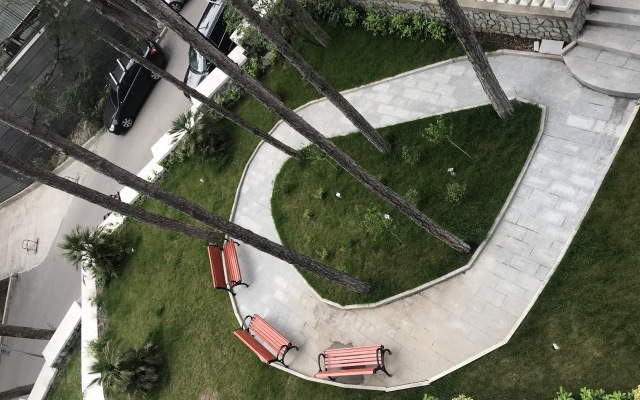 Status v GRK Zazerkale Apartments