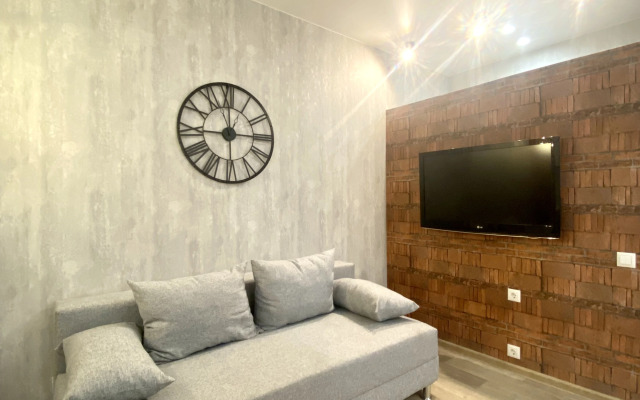 Квартира Лофт с большой круглой ванной