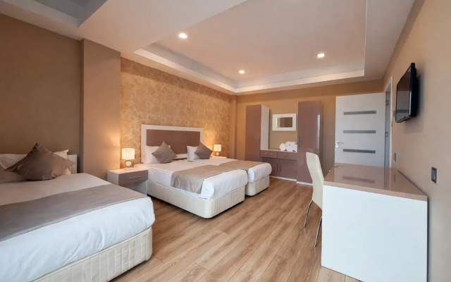 Diplomat Suites