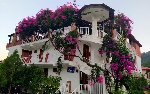 Akdeniz Pansiyon Bed&Breakfast