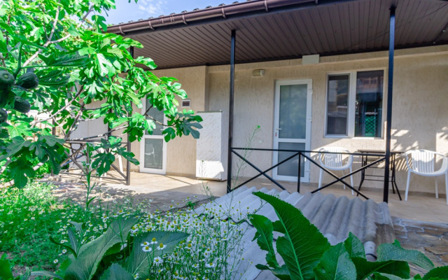 Guest house " Gory More "