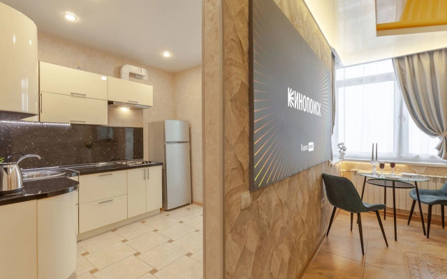Na Ulitse Novo-Sadovaya 215B Flat