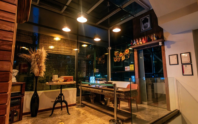 Discovery Hotel