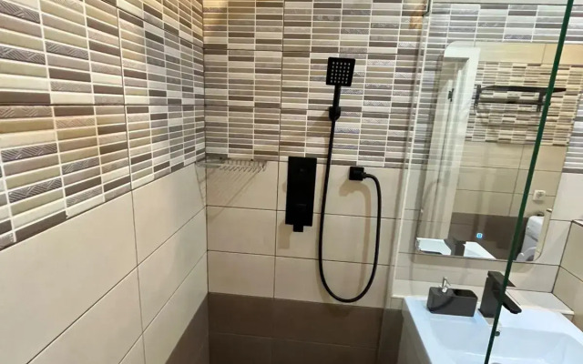 Uyutnaya Studiya v Tsentre Vzletki Flat