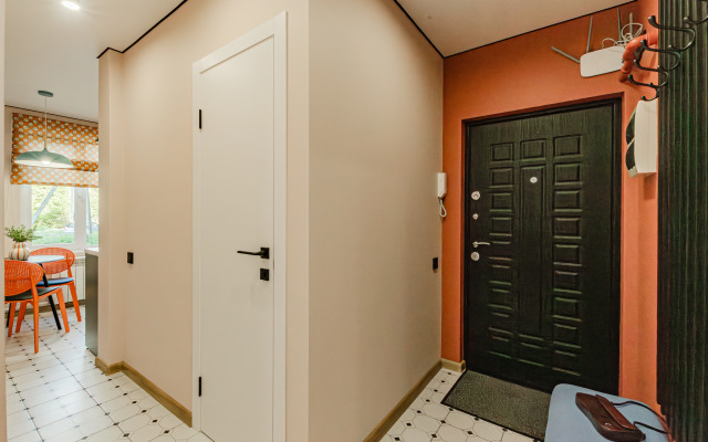 2 Kom S Dizaynerskim Remontom V Tsentre Flat