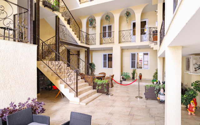 VIVA Larisa Hotel