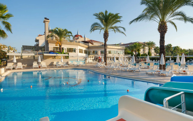 Aydinbey Famous Resort - Ultra All Inclusive