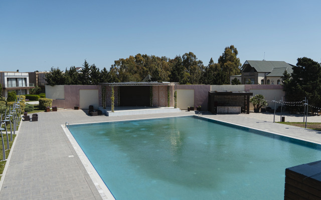 Shani Resort & Villas Hotel