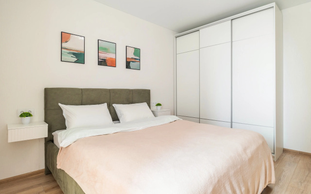 Na prospekte Geroyev Donbassa 11 Flat