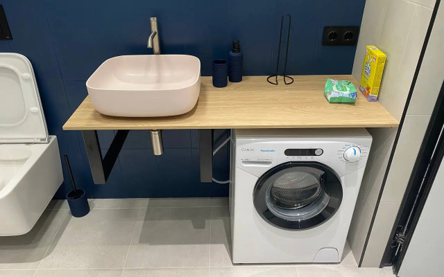 Апартаменты Пикассо - индустриальный шик с яркими акцентами