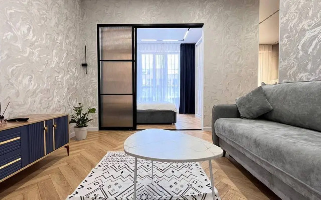 Yevrodvushka ryadom s Mega Parkom Flat