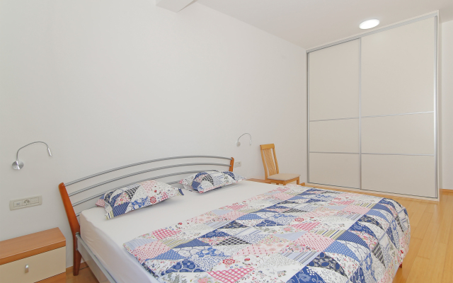 Abelia Apartments