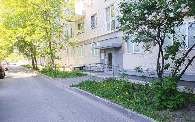 U Metro Severny Vokzal Flat