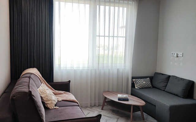 Yevrodvushka Apartamenty U Ekspoforuma Flat
