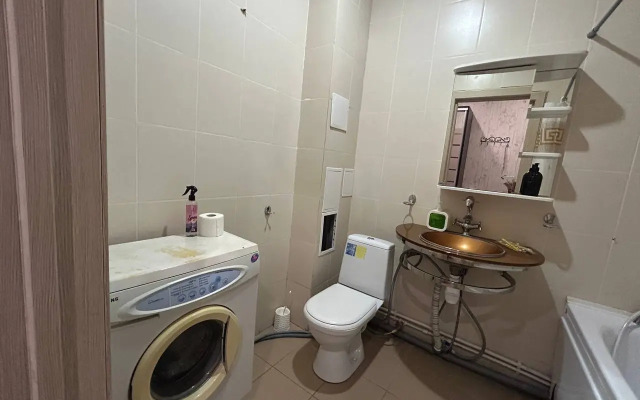 1 Komnatnaya Na Ulice Geologorazvedchikov 44A Flat