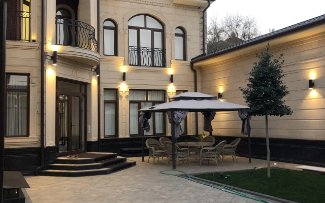 Butik-' Symphony Boutique