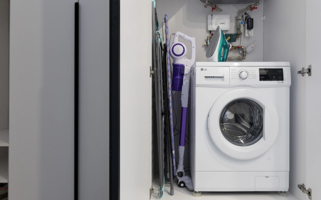 Апартаменты Red Apartments Арт Лайт Сити Шерли