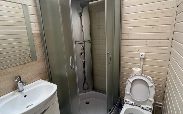Veselye Gusi Glamping