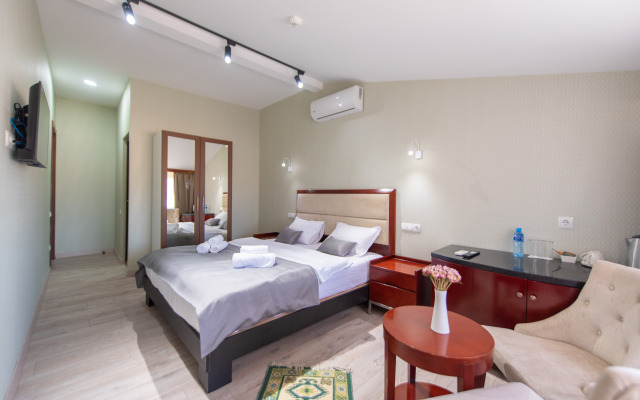 Kraveli Hotel