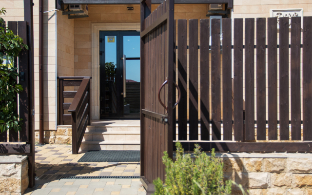 19 Guest house