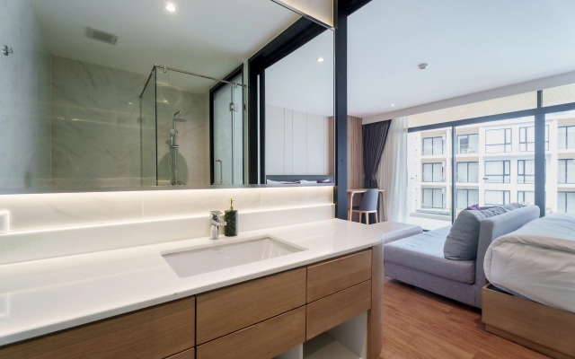 Pool View 1310 Wyndham Condo Apartments