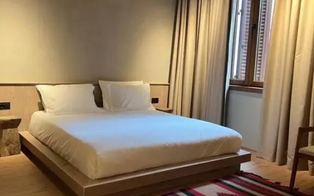 Face and place Boutique hotel