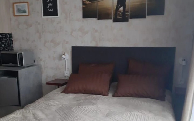 Na Ulitse Yunosti Flat